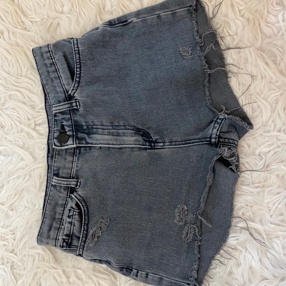 Urban Outfitters Black Shorts - Picture 2 of 6